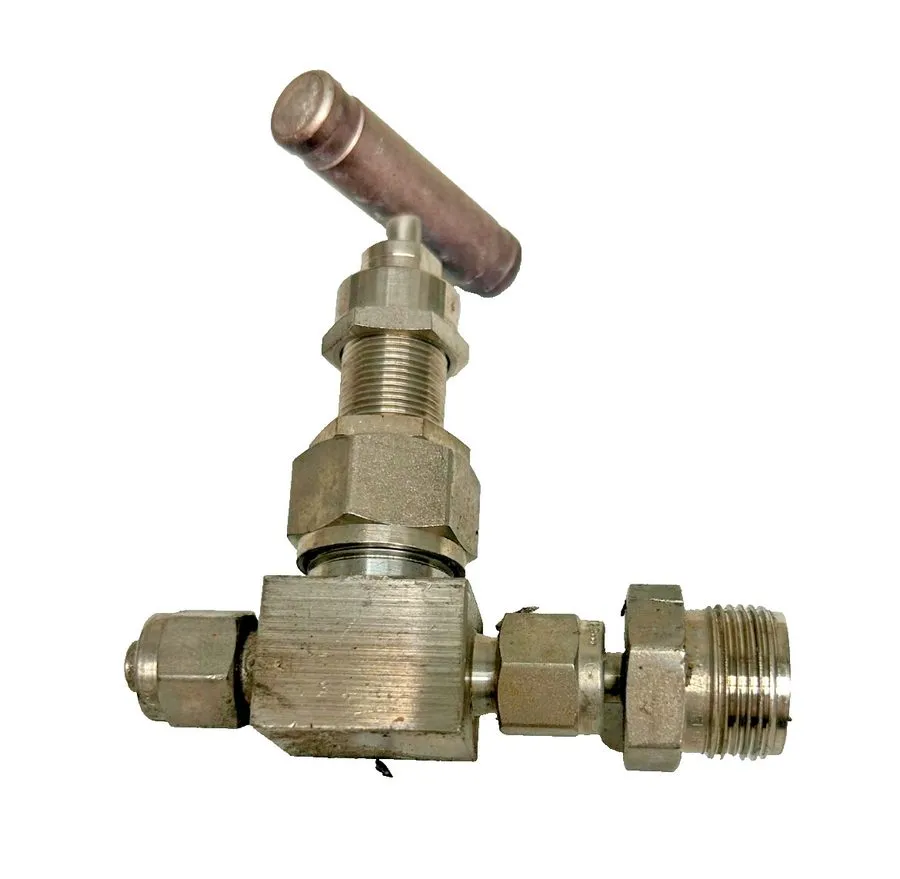 Клапан 1- Swagelok Severe Service Needle Valve, 1/4" OD Tube, SS-3NBS4-G — фото лота 1