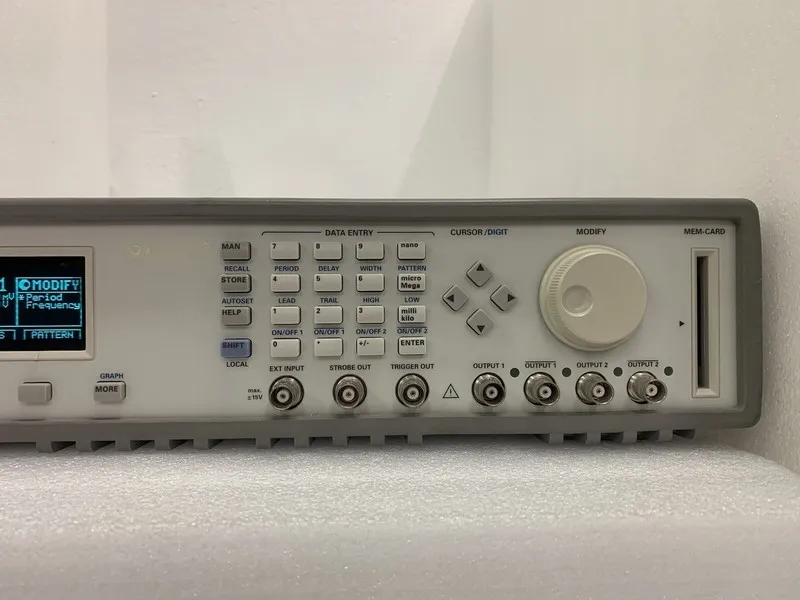 Тестер Agilent/Keysight 81110A Pulse Pattern Generator 165-330MHz, Option 7 — фото лота 1