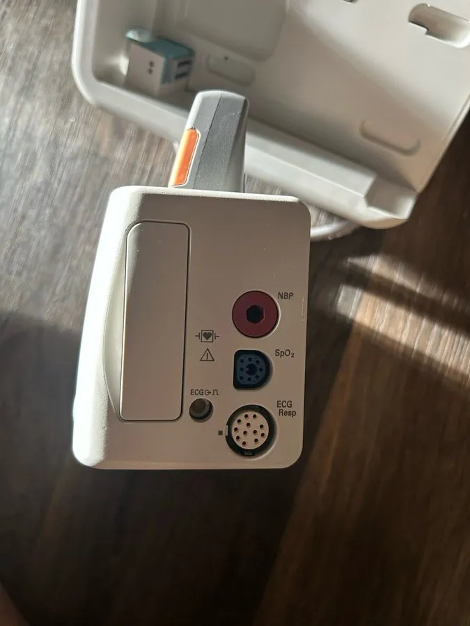 Монитор пациента Philips IntelliVue MP2 Portable Patient Monitor M8102A