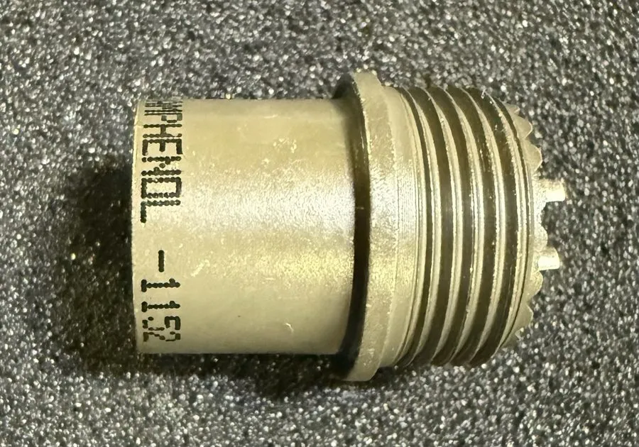 Разъём Amphenol 4 Position Connector U61-168614-02S — фото лота 1