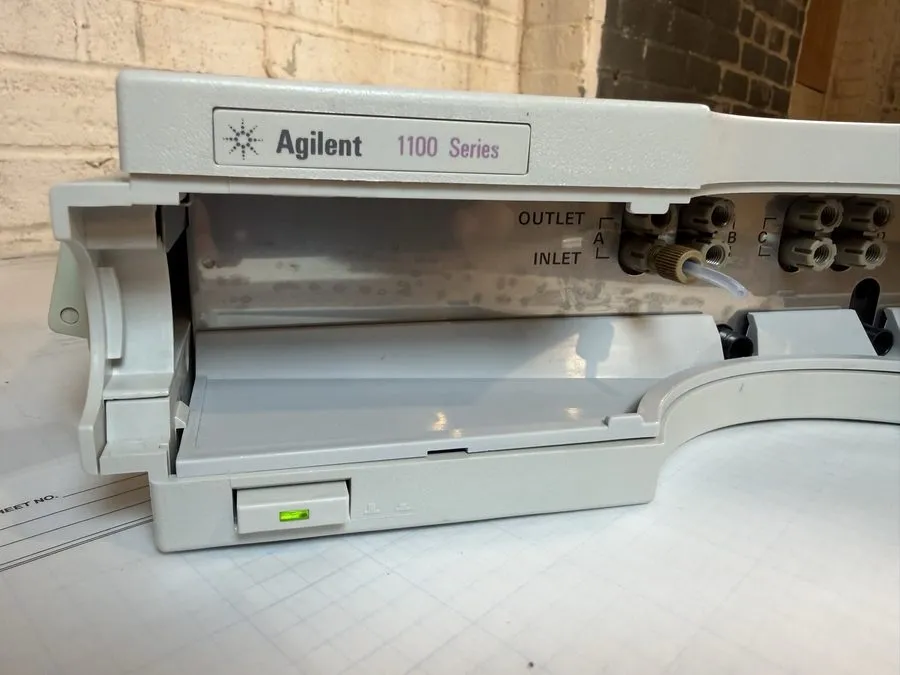 Хроматограф Agilent 1100 G1379A Micro Vacuum Degasser HPLC Powers On — фото лота 3