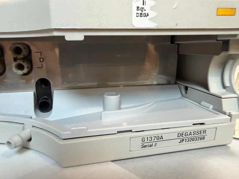Хроматограф Agilent 1100 G1379A Micro Vacuum Degasser HPLC Powers On — фото лота 4
