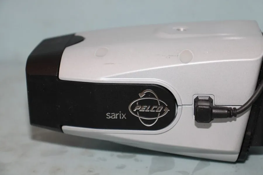 Камера Pelco Sarix IXP31 Box Camera With Pelco Mega Pixel 13M2.8-12 LENS