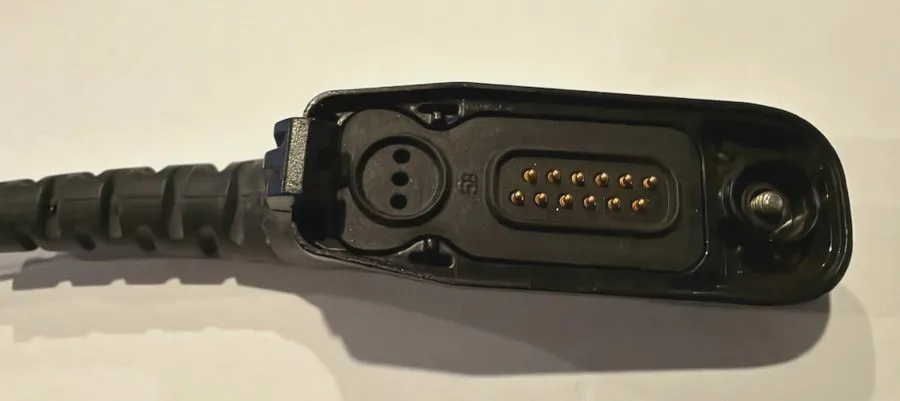 Выносной микрофон PMMN4107BBLK Motorola APX XE500 Remote Speaker Microphone No C — фото лота 1