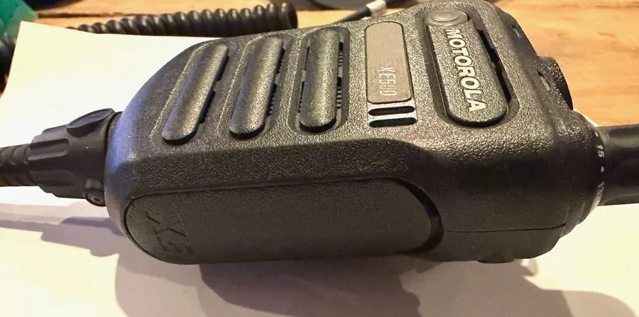 Выносной микрофон PMMN4107BBLK Motorola APX XE500 Remote Speaker Microphone No C — фото лота 2