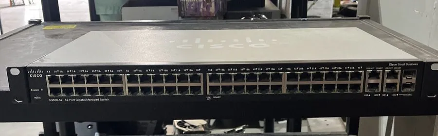 Коммутатор CISCO SG300-52 PORT SWITCH