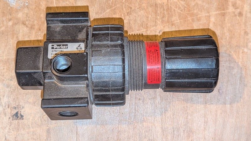 Регулятор давления Parker 07R213AC Pneumatic Regulator 250psi 3/8in Npt