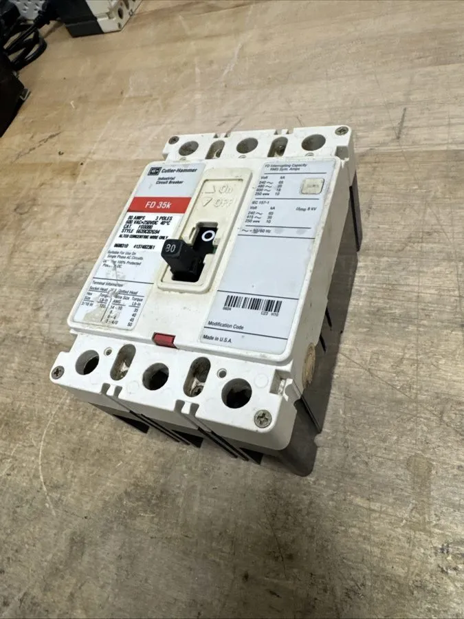 Автоматический выключатель EATON CUTLER-HAMMER FD3080 FD 3 POLE 80 AMP 480v RED 