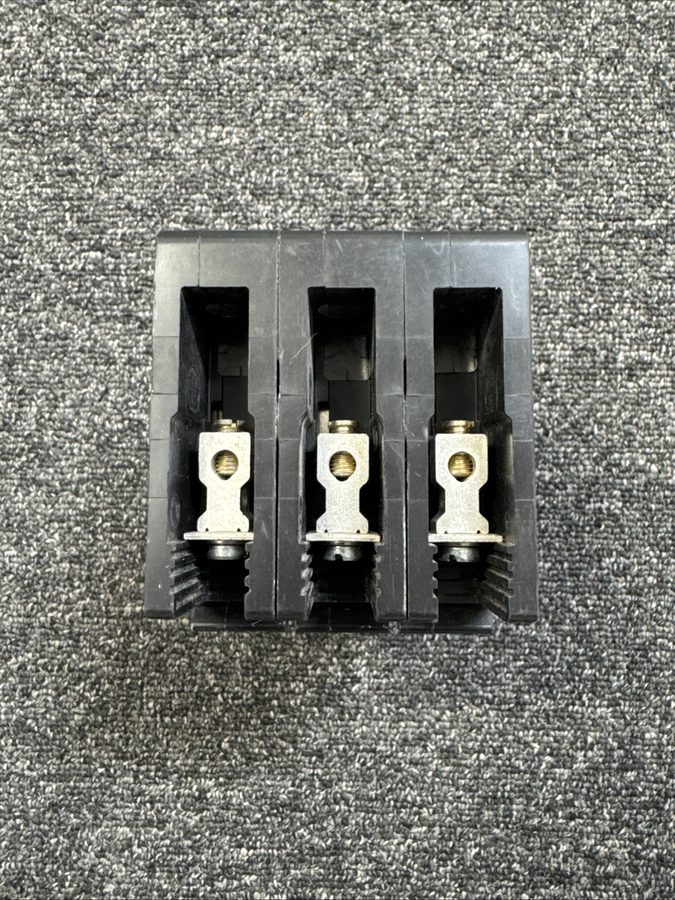 Автоматический выключатель SQUARE D EDB34020, 3P, 20A, 480V, BOLT-ON CIRCUIT BRE