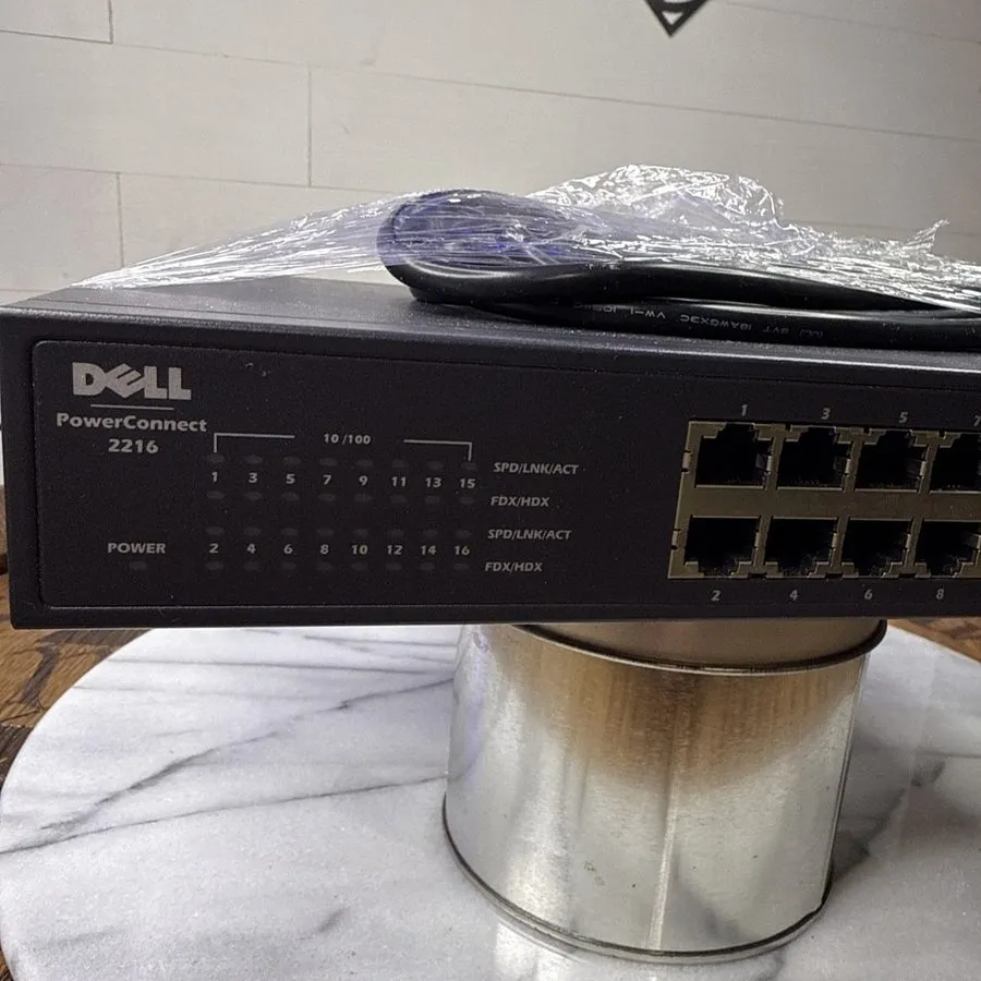 Коммутатор Dell PowerConnect 2216 16-Port Fast Ethernet Switch Rack-Mountable — фото лота 1