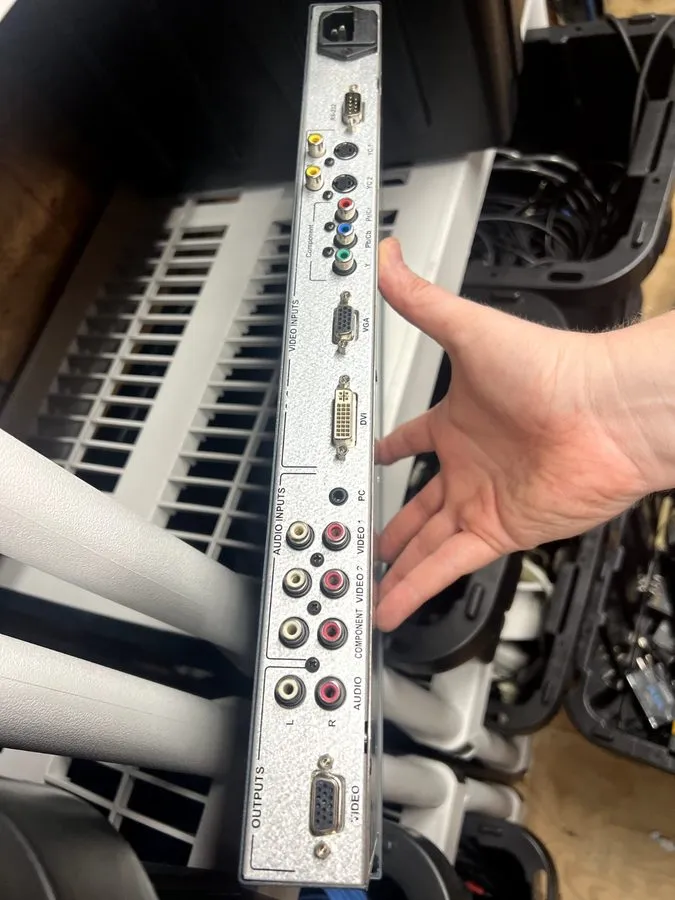 Видеокоммутатор Kramer VP-719DS ProScale 7 Input Seamless Audio Switcher