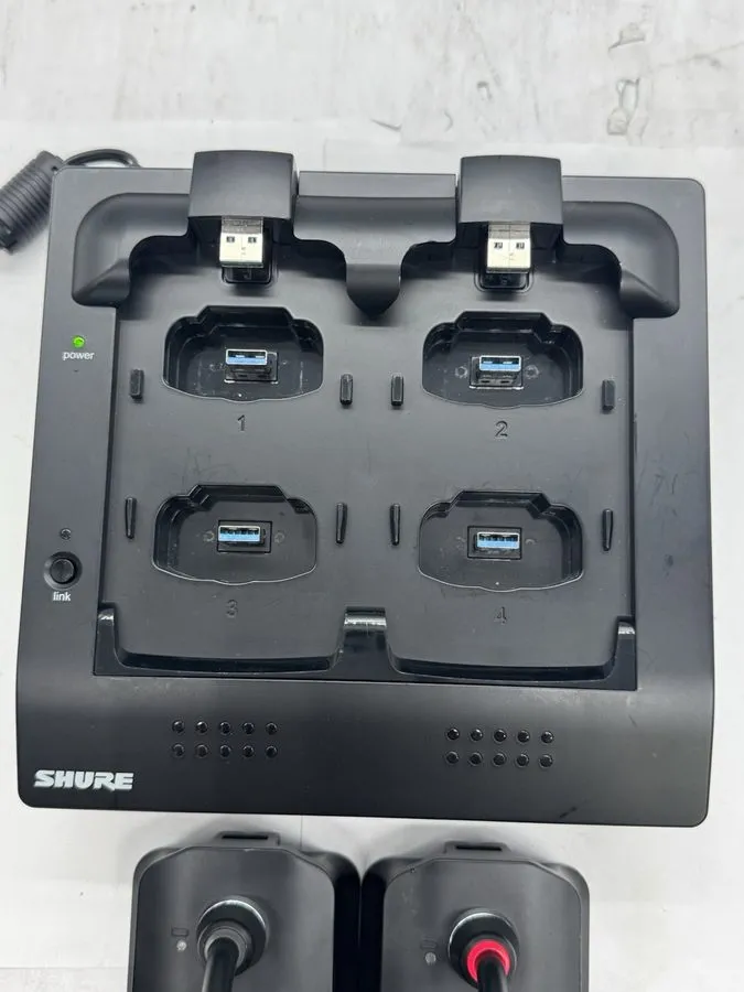 Аккумулятор Shure MXWNCS4 4-Port Networked Microphone Charging Station No AC — фото лота 1