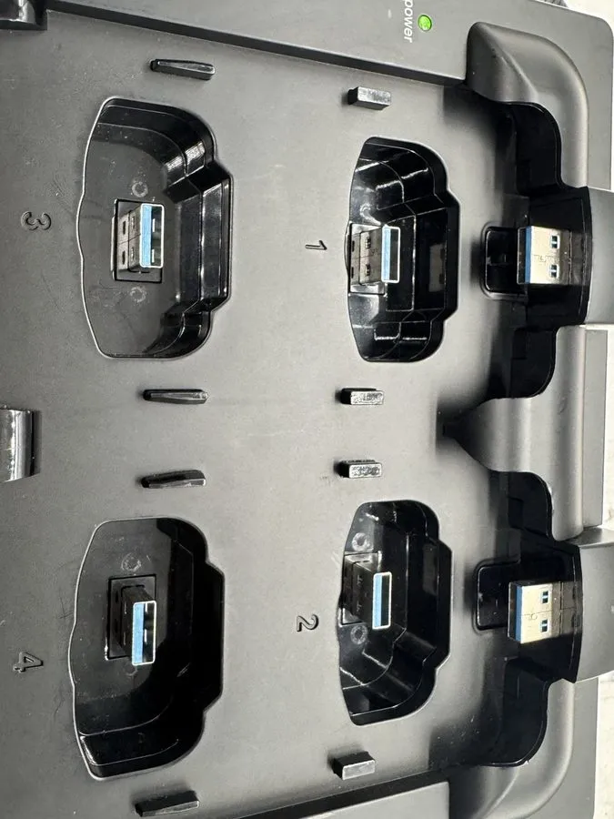 Аккумулятор Shure MXWNCS4 4-Port Networked Microphone Charging Station No AC — фото лота 2