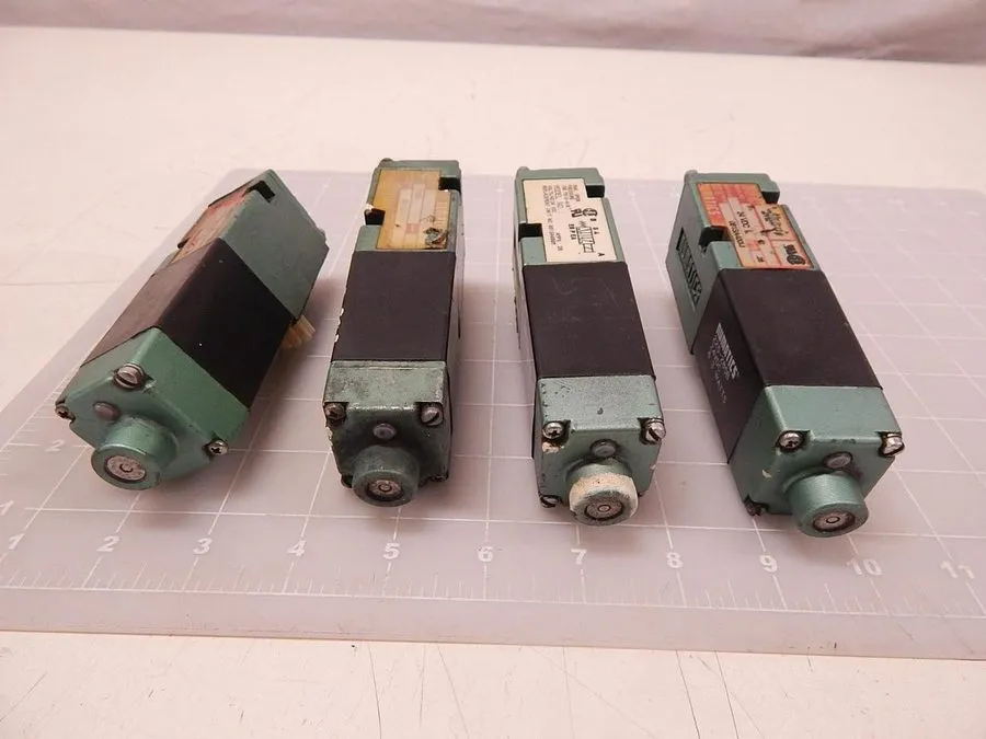 Пневмоклапан Numatics 081SS400M000061 Pneumatic Valve 24 VDC 225-285B (TSC)