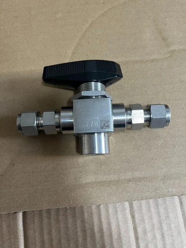 Клапан Swagelok SS-83XKS6 SS 3-Piece High Pressure 3-Way Ball Valve FNSP — фото лота 2