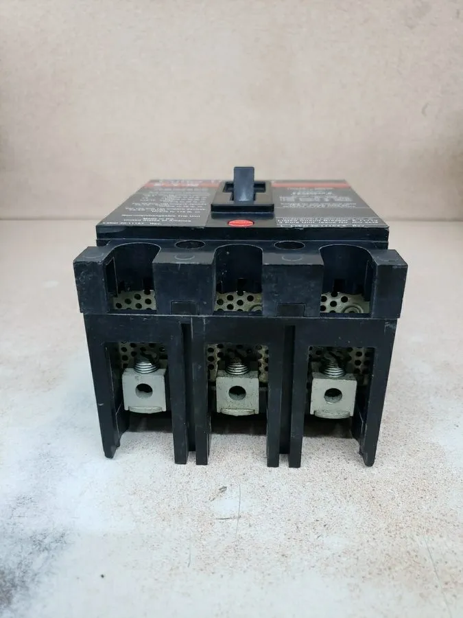 Автоматический выключатель FS340040A Cutler-Hammer Type FS Circuit Breaker 3 Pol