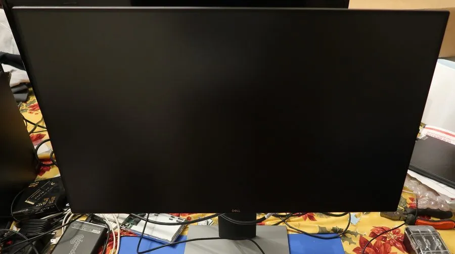 Монитор Dell UltraSharp U2419H 24-inch LCD Monitor HDMI DP 1920x1080