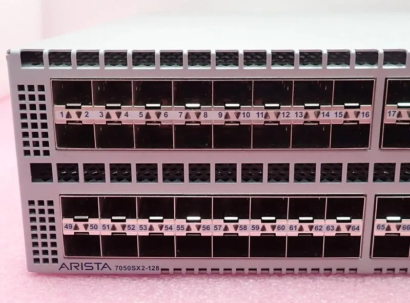Коммутатор Arista DCS-7050SX2-128-F 96P 10GbE SFP+ 8P 40GbE QSFP+ Switch — фото лота 3