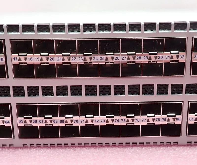Коммутатор Arista DCS-7050SX2-128-F 96P 10GbE SFP+ 8P 40GbE QSFP+ Switch — фото лота 4