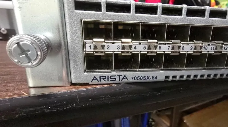 Коммутатор Arista 7050X DCS-7050SX-64-F 48 Port 10Gb SFP+ Switch — фото лота 2