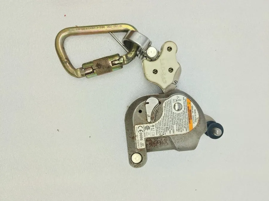 Складское оборудование SALA 3M Fall Protection model 6160030 Lad-saf X2