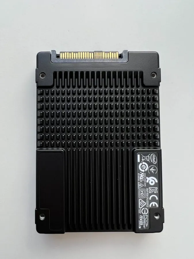 Жёсткий диск Intel Optane DC P4800X Series 750GB, 2.5" x 15mm, U.2, PCIe 3.0 x4,