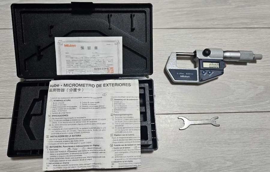 Микрометр Mitutoyo 293-421-20 MDC-25M Digital Micrometer 0-25mm/0-1" Japan Tool