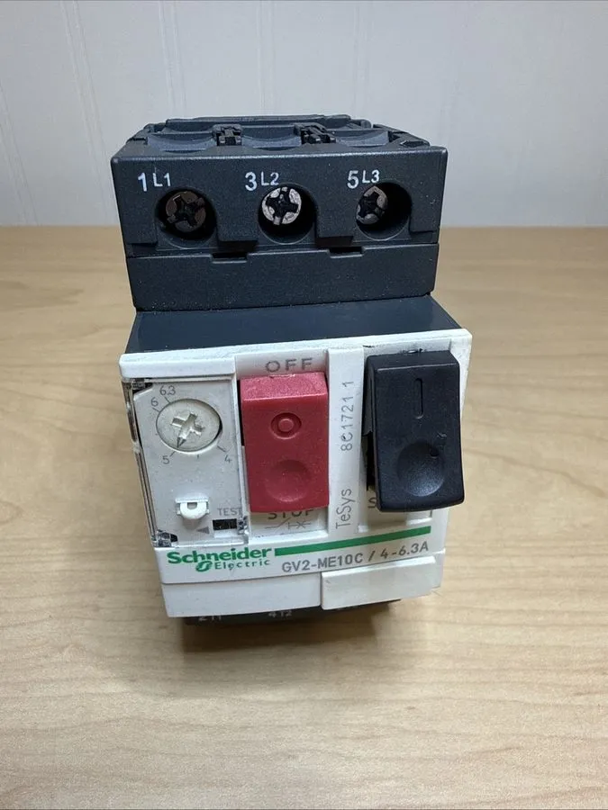 Автоматический выключатель GV2-ME10C Telemecanique Motor Circuit Breaker 4-6.3 A