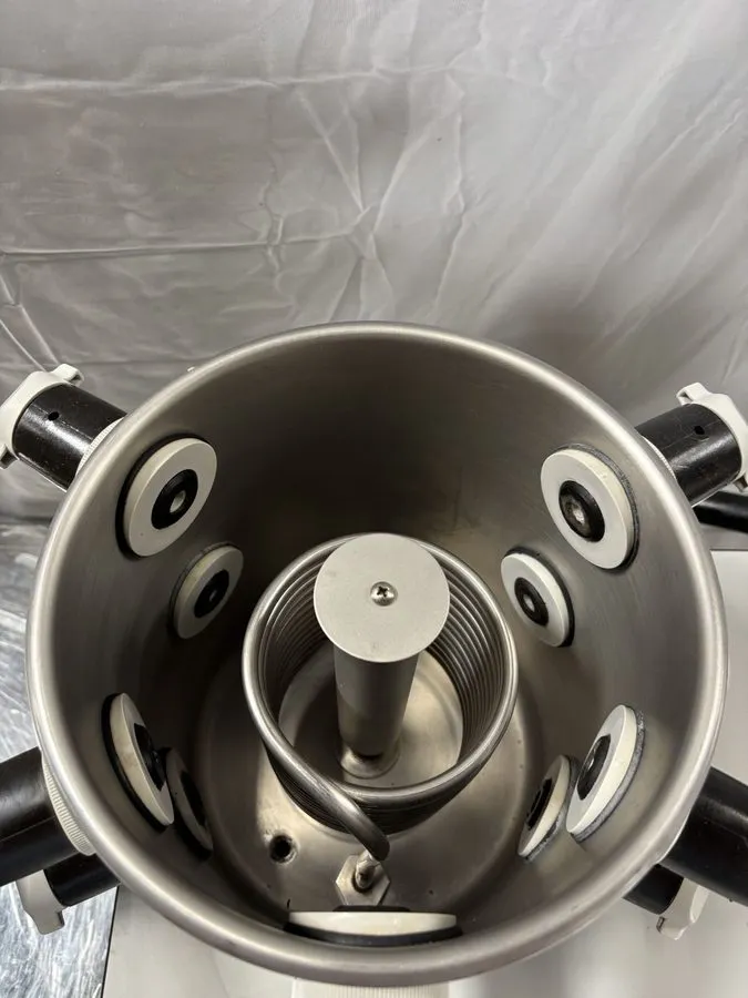 Насос Labconco 7750000 FreeZone 4.5 Benchtop Freeze Dryer w/Edwards RV3 Pump — фото лота 2