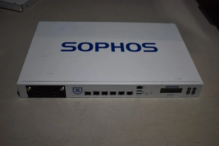 Сервер Sophos 4x 10GBe Gigabit Rackmount OPNsense Firewall Xeon E3-1225v3 16GB R