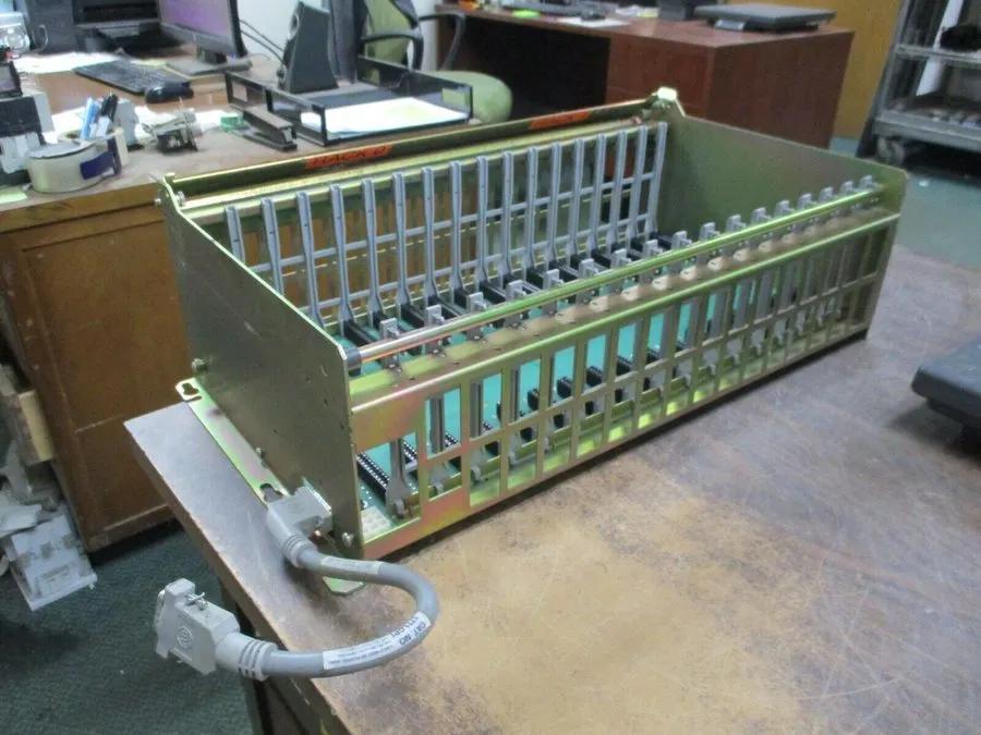ПЛК Allen-Bradley 16-Slot I/O Chassis 1771-A4B Ser. B Rev. K03