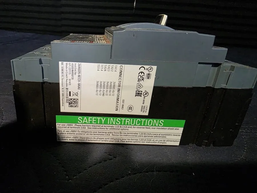Автоматический выключатель Siemens 3VA5170-5EF31-0AA0 70A 3 Pole Molded Case Cir — фото лота 1