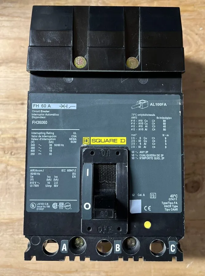 Автоматический выключатель Square D Circuit Breaker FH36060 60A 3 Pole 25kA @ 48