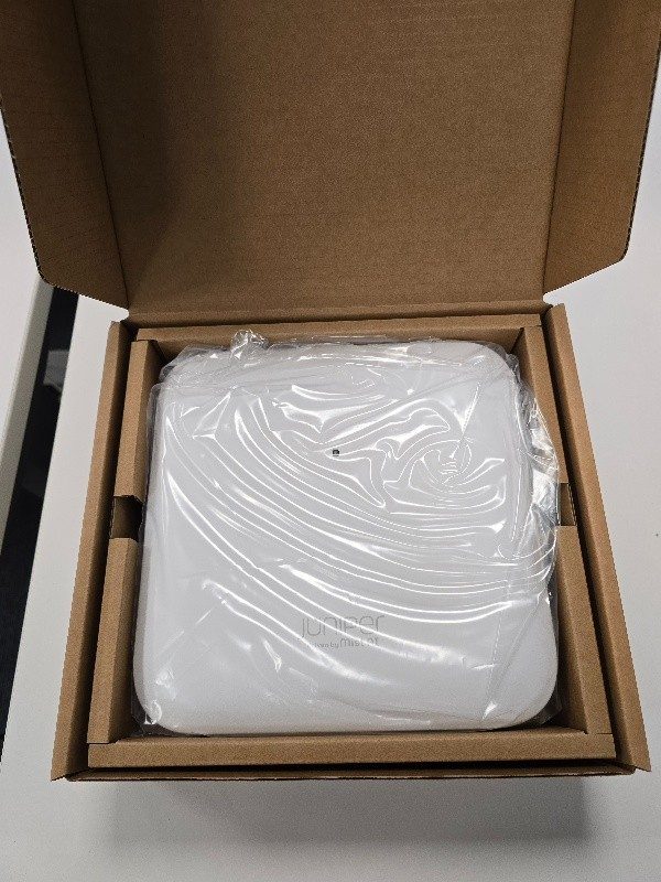 Точка доступа Wi-Fi JUNIPER Wi-Fi 6E Indoor Access Point 802.11ax Unclaimed AP45