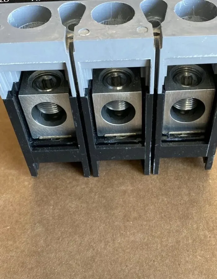 Автоматический выключатель SIEMENS SENTRON SERIES HFXD6 HFXD63B175 CIRCUIT BREAK