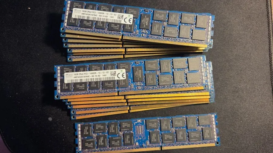 Модуль памяти 16GB SK Hynix Server RAM DDR3 PC3-14900R-13-13-E2 HMT42GR7AFR4C-RD