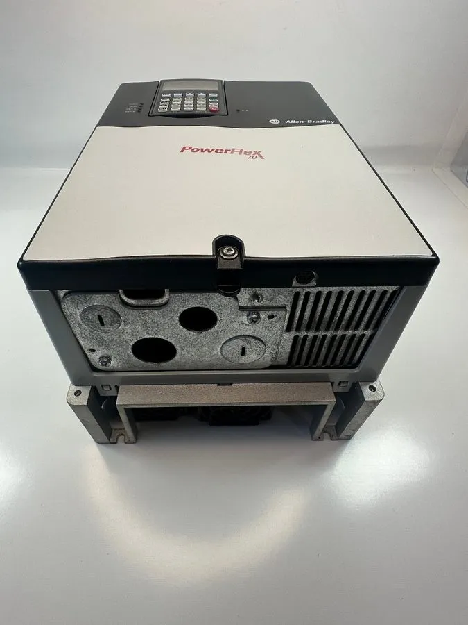 Частотный преобразователь ALLEN BRADLEY 20AD022A3AYNANC0 SER A POWERFLEX 70 DRIV — фото лота 2