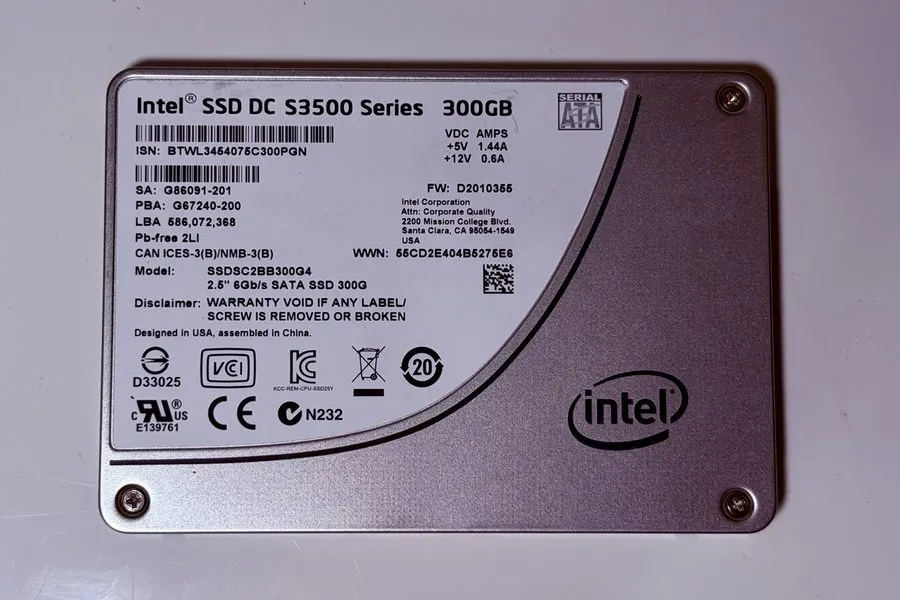 SSD-накопитель Intel DC S3500 Series 300GB SATA SSDSC2BB300G4 6Gb/s 2.5" SSD