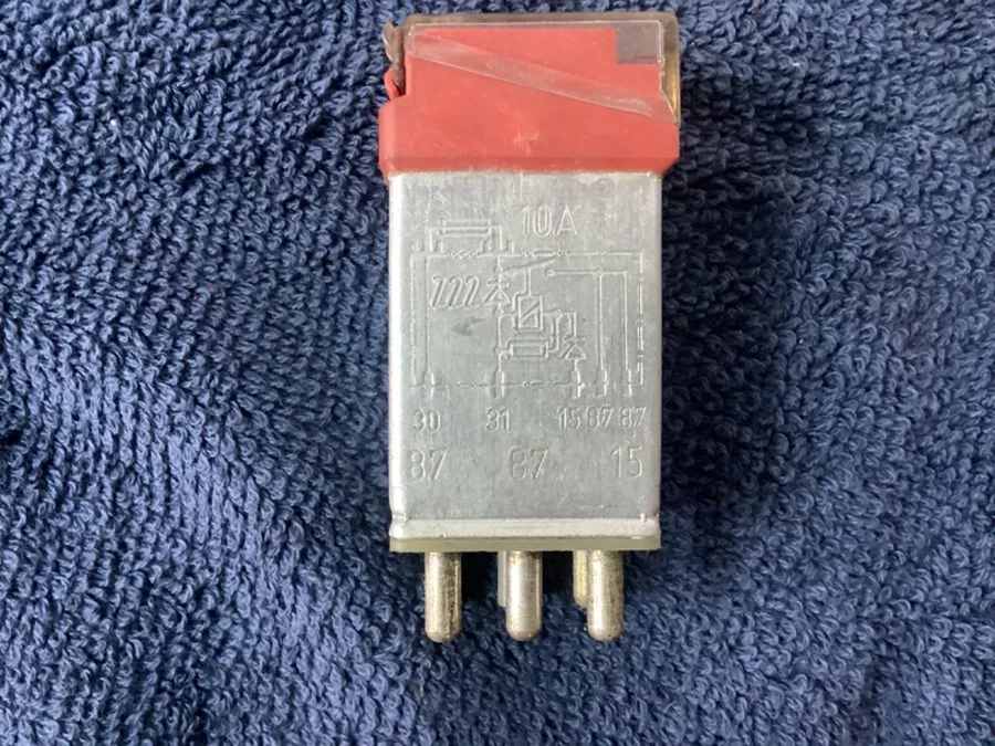 Реле защиты 2015400845, Mercedes W123 W124 W126 W201 Over Voltage Protection OVP