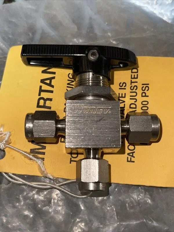 Клапан SWAGELOK 1/8" 316SS 40 Series M-41XS2 3 Way Ball Valve IN MONEL WHITEY