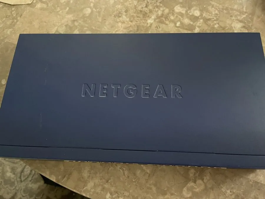 Коммутатор NETGEAR ProSafe JGS524 Plus 24-Port Gigabit Rackmount Switch