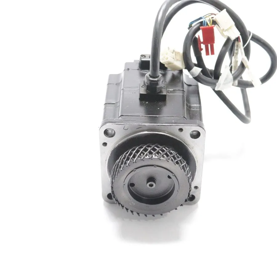 Серводвигатель SGMPH-02A1A-YR31 YASKAWA MOTOMAN ROBOT AC SERVO MOTOR #4017PT172