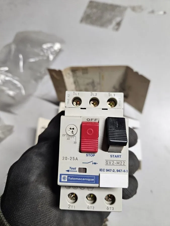 Автоматический выключатель Telemecanique GV2-M22 Motor Circuit Breaker 20-25A