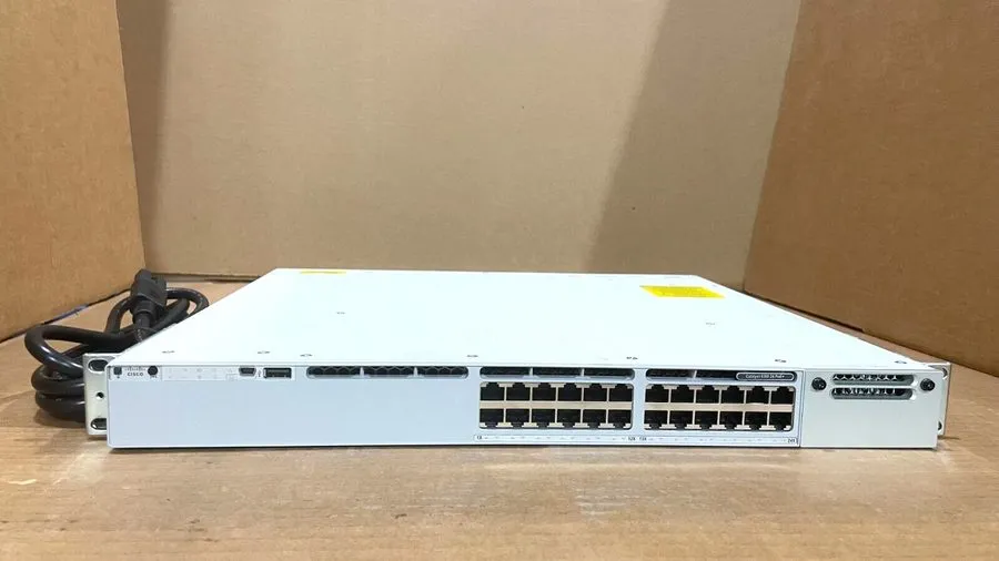 Коммутатор Cisco C9300-24P-E Cisco Systems Ethernet Network Switch