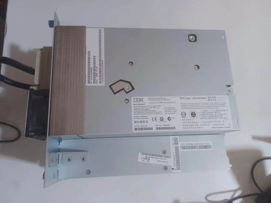 Ленточный привод IBM LTO Ultrium 3 24R2126 23R5105 Tape Drive 400 800GB Internal — фото лота 1