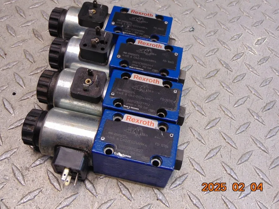 Пневмораспределитель Rexroth R900561274 24 VDC 124 A Hyrdaulic Directional Contr