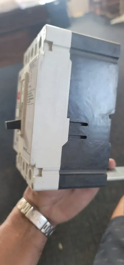 Автоматический выключатель EATON CUTLER HAMMER EHD3040L CIRCUIT BREAKER ED14K 40 — фото лота 2