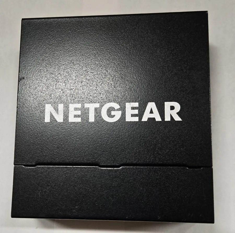 Коммутатор Netgear GS305E Smart Managed Plus 5-Port Gigabit Ethernet Switch