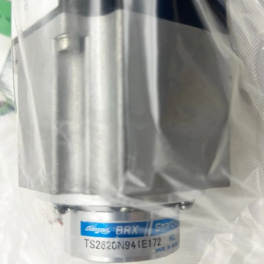 Робот ABB Robot IRB1600 four axis motor 3HAC021457-001