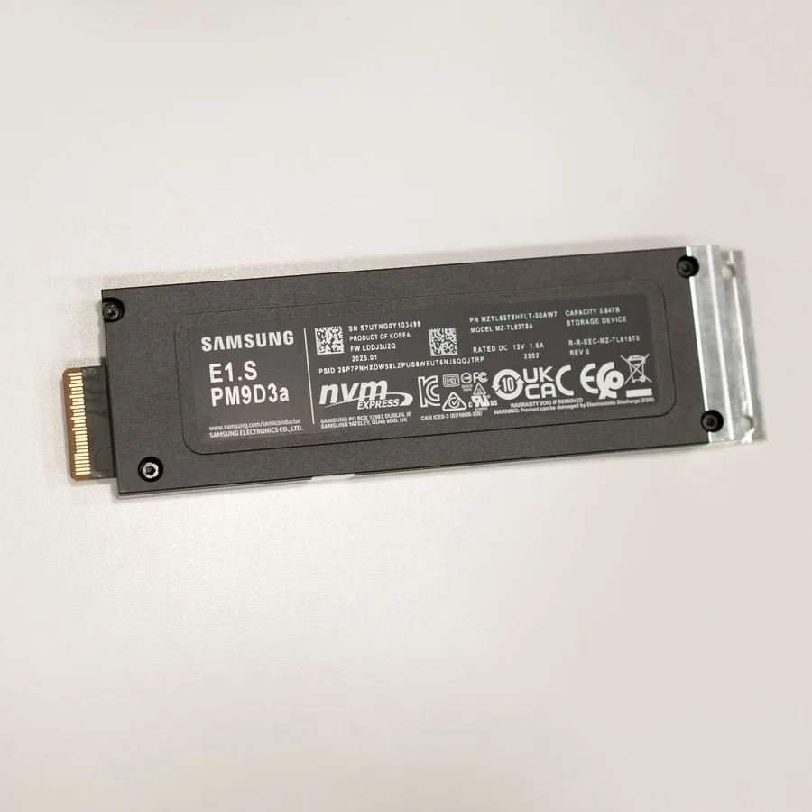SSD-накопитель Samsung PM9D3a 3.84TB E1.S Gen5 NVMe SSD MZTL63T8HFLT 0% Wear 143 — фото лота 1